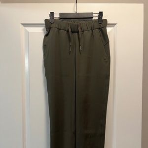 Lululemon Stretch Pant Crop 23" - Olive Green, Size 4